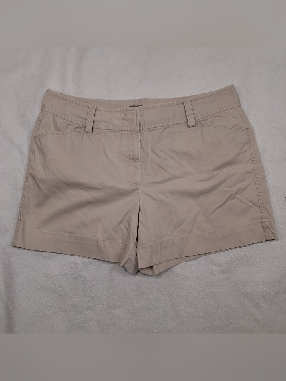 Ann Taylor Signature Fit Khaki Chino Shorts Size 14